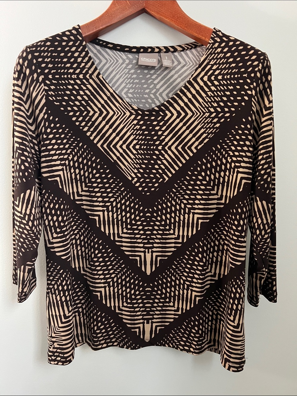 Chico's | Brown & Beige Chevron Geo V-Neck Long Sleeve Top Chico’s Size 1 Medium